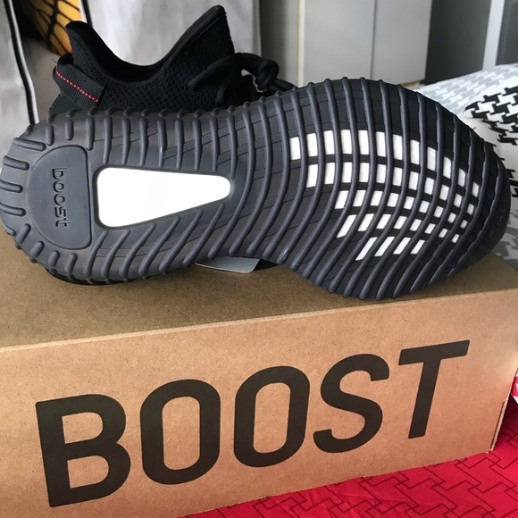 Adidas Yeezy Boost 350 Boost V2 “Bred” - Picture 5 of 6